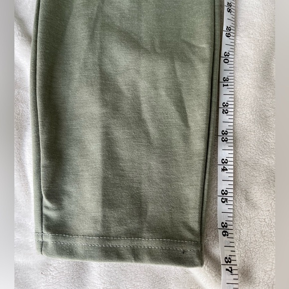 B. Young Comfy Cargo Pants - Picture 7 of 7